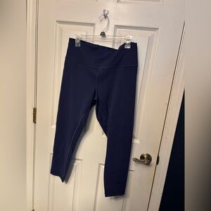 Lululemon Cropped Wunder leggings. No inside tag. Navy size 14